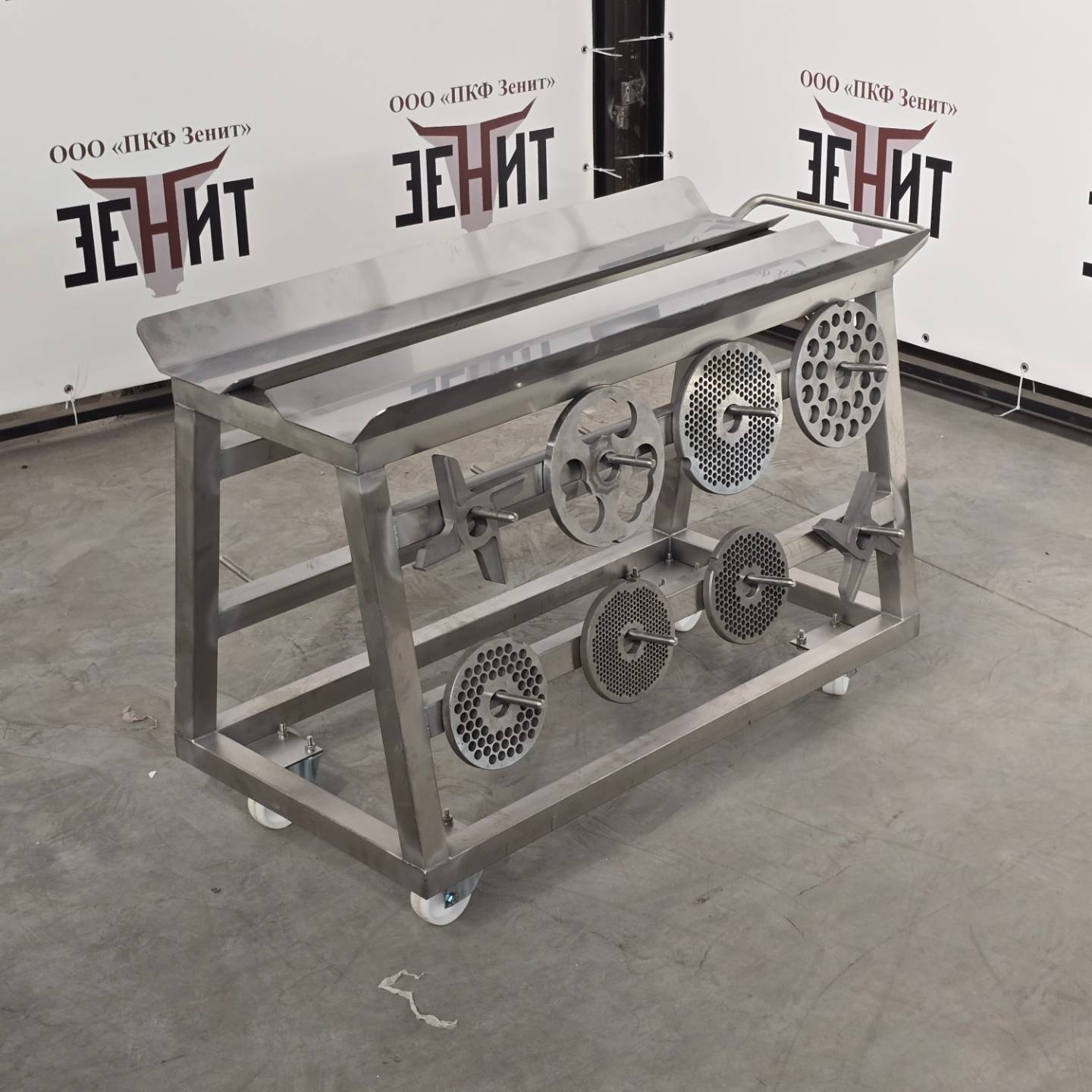 Тележка для инструментов и комплектующих волчка